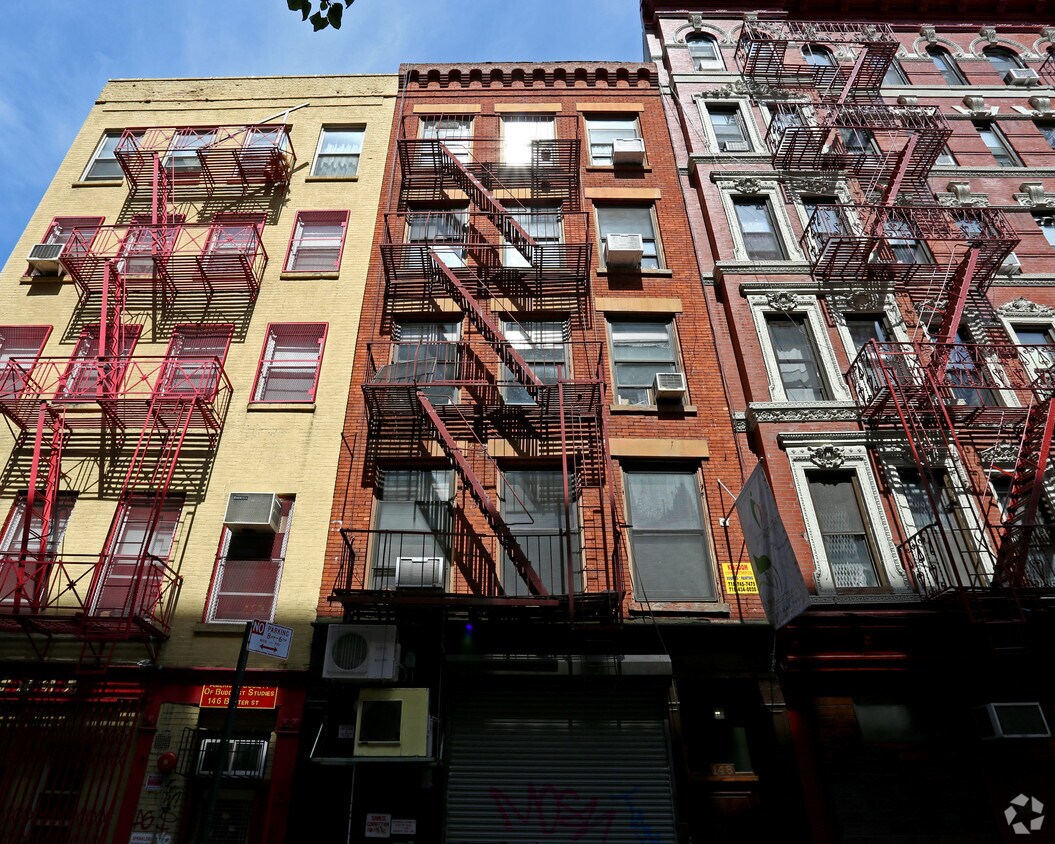 Building Photo - 148 Baxter St