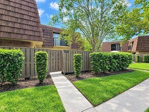 Building Photo - 5263 Brook Ct