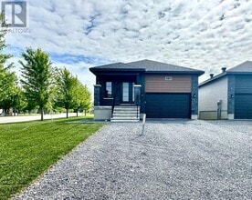 Building Photo - 1232 Montblanc Cres