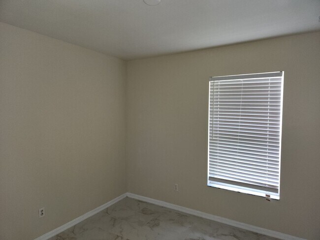 Foto del edificio - Single Family Home 4BR 2BA - Move In Speci...