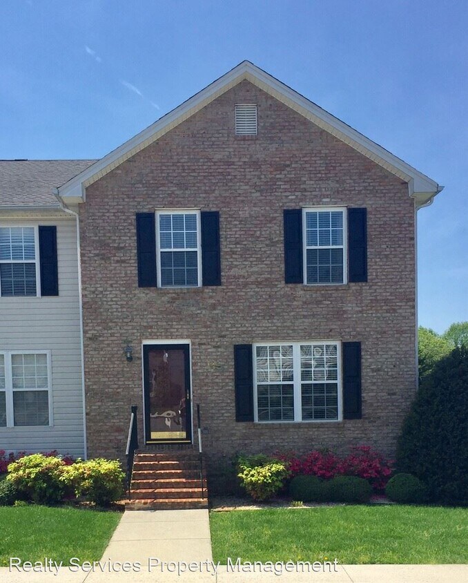 Primary Photo - 4 br, 3.5 bath House - 1040 Middleview Dr.