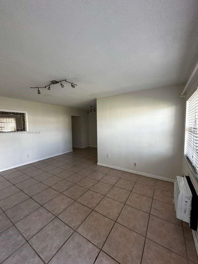 Foto del edificio - 1850 Arthur St