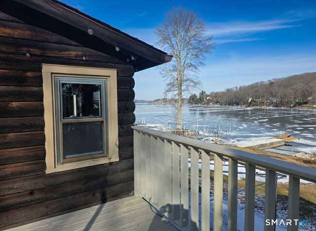 Foto del edificio - 23 Cedar Dr