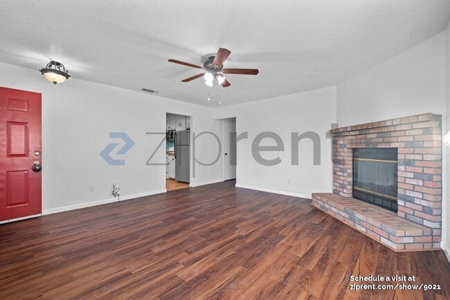 Building Photo - 327 Pecan Dr