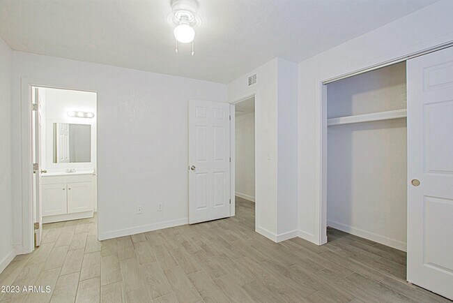 Foto del edificio - 13211 North 21st Pl