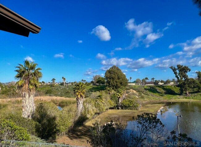 Building Photo - 526 Calle Montecito