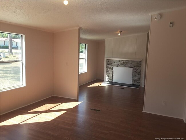 Building Photo - 159 Pine Haven Dr