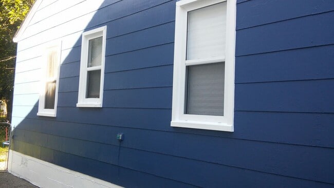 Building Photo - 2/1 ranch available - OPEN HOUSE SAT 7/25 2-4PM AND SUN 7/26 12:30-2:30