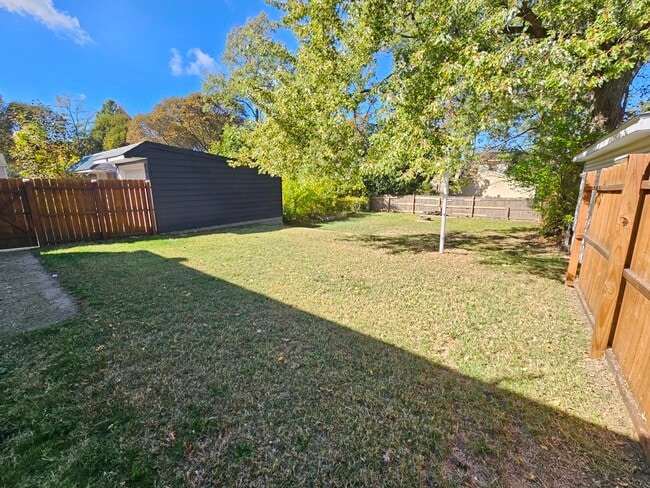 Building Photo - 1740 Fairmount Pky