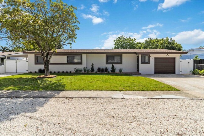 Building Photo - 913 SW 49th Ave