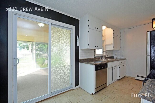 Foto del edificio - 5031 Drew Ave N