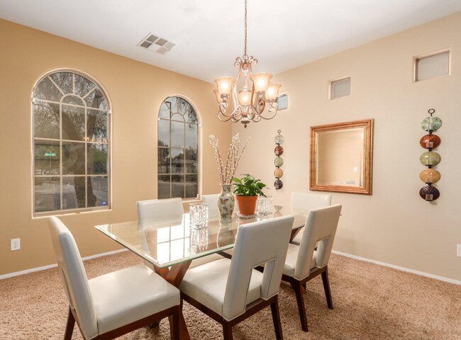 Foto del edificio - Amazing 4 bedroom In Lyons Gate!