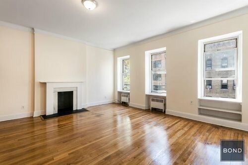 Foto principal - 335 W 52nd St