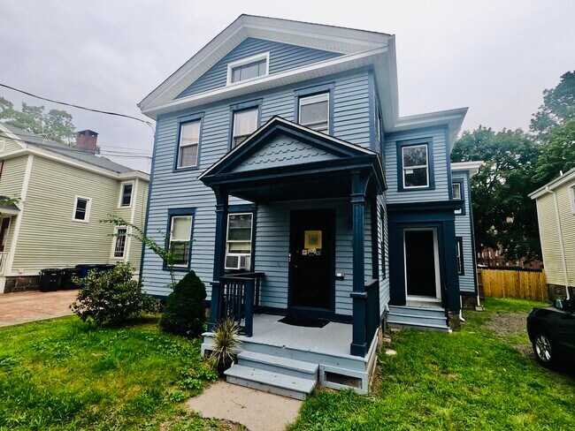 Foto del edificio - 235 Dwight St