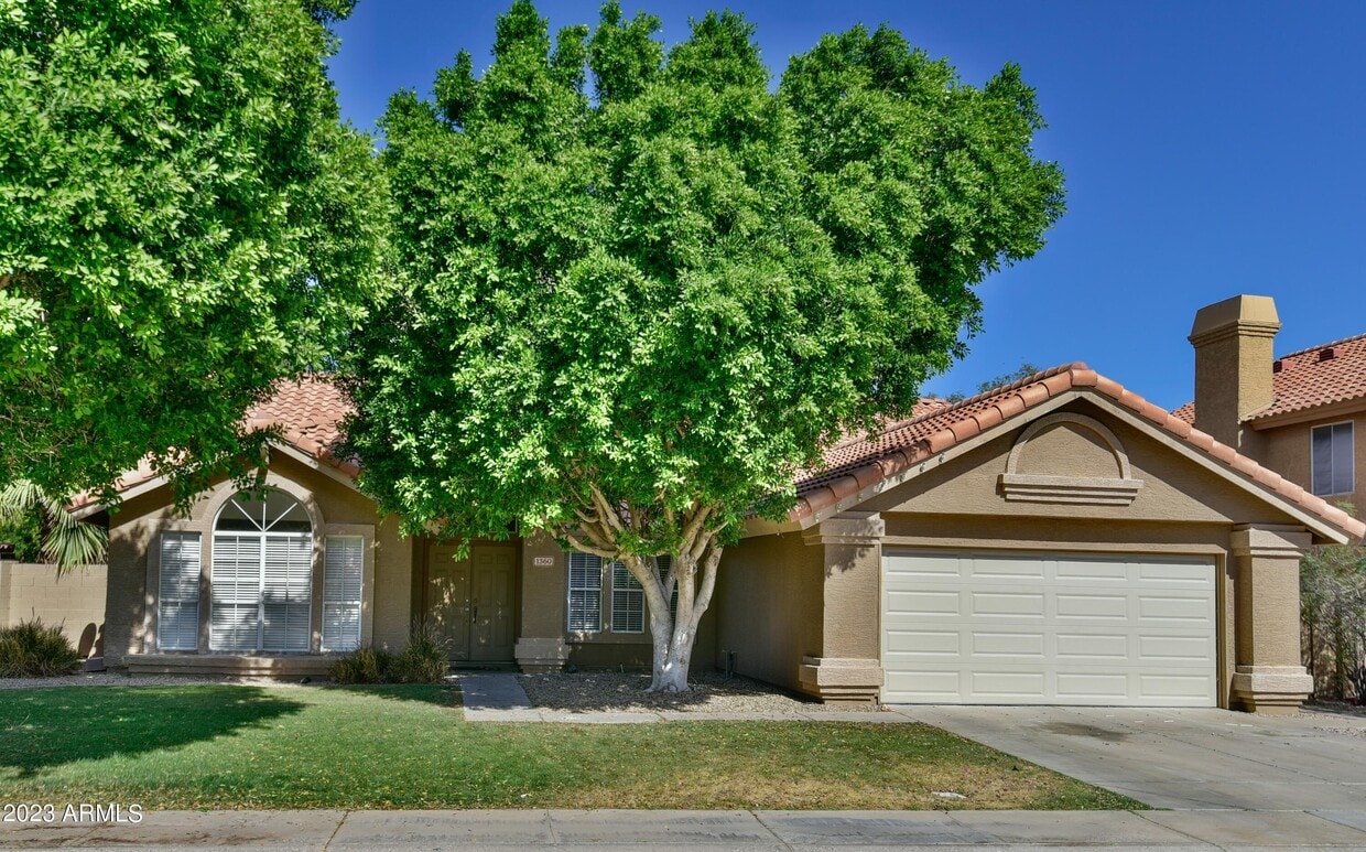 Primary Photo - 1360 N Brentwood Pl