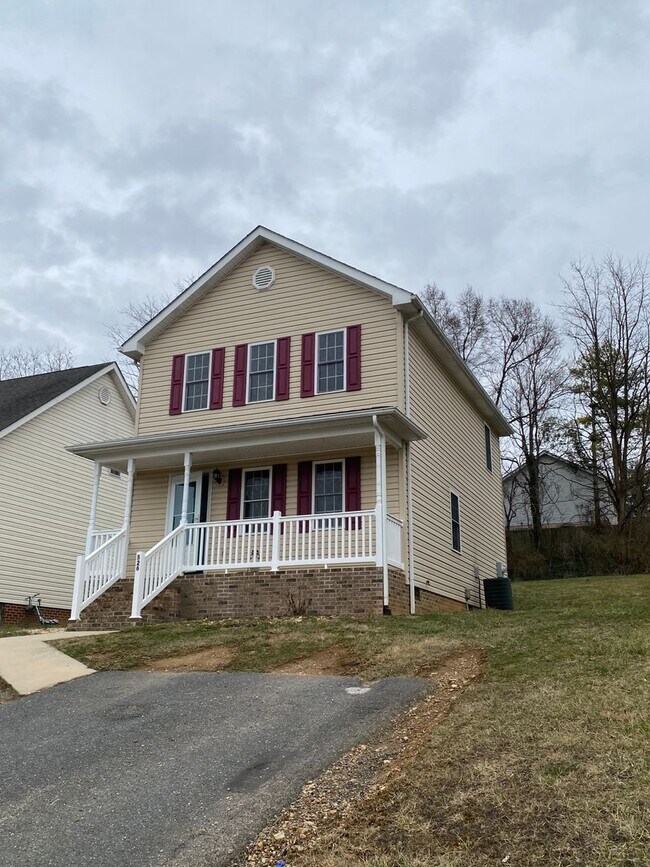 Building Photo - Coming Soon!!! Available March 27th!!!