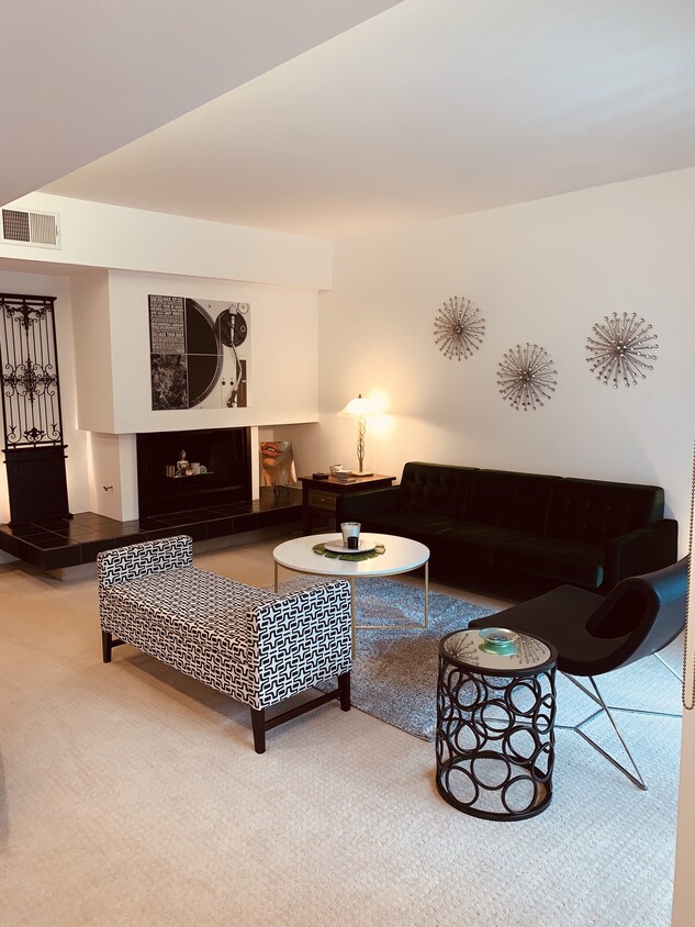 LIVING ROOM - 1413 Greenfield Ave