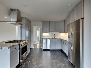 Building Photo - 2167 40th Ave