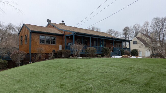 Foto del edificio - 421 Oakhill Ave