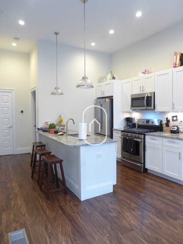 Foto del edificio - 1884 Washington St