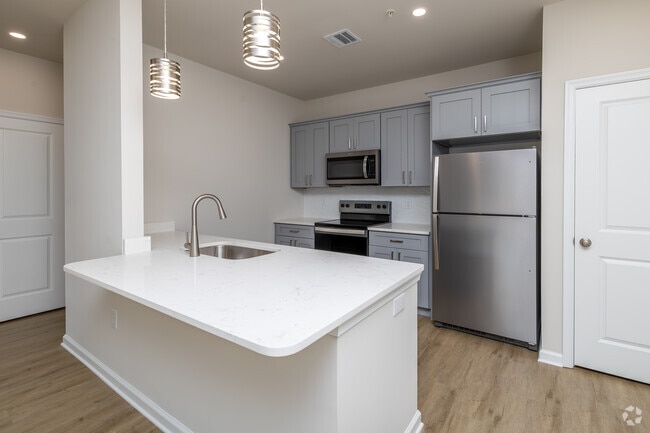 1BR, 1BA w/Den - 947SF - Kitchen - Bethlehem Commons