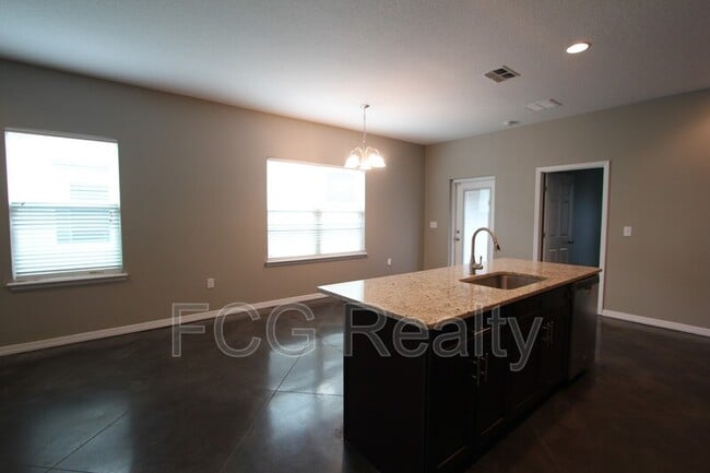 Foto del edificio - 2857 Whispering Trails Dr