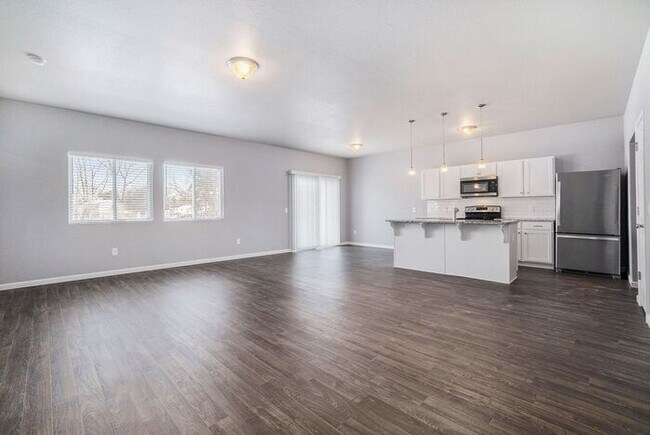 Building Photo - 10240 Pennridge Dr