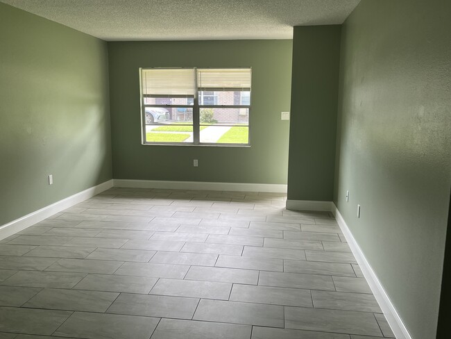 Building Photo - 101 Lake Hunter Dr