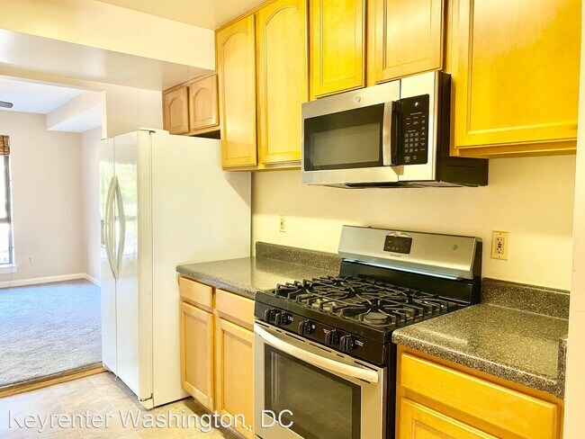 Building Photo - 3 br, 2.5 bath House - 1619 Gainesville St...