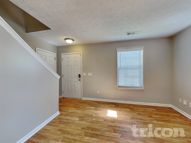 Foto del edificio - 250 Oak Grove Way