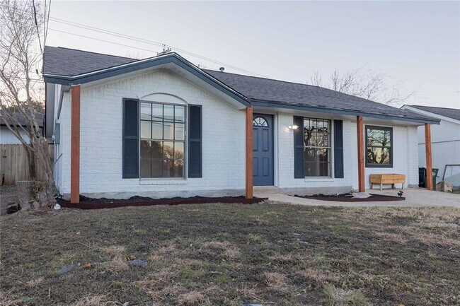 Building Photo - 2003 Castle Gate Cir