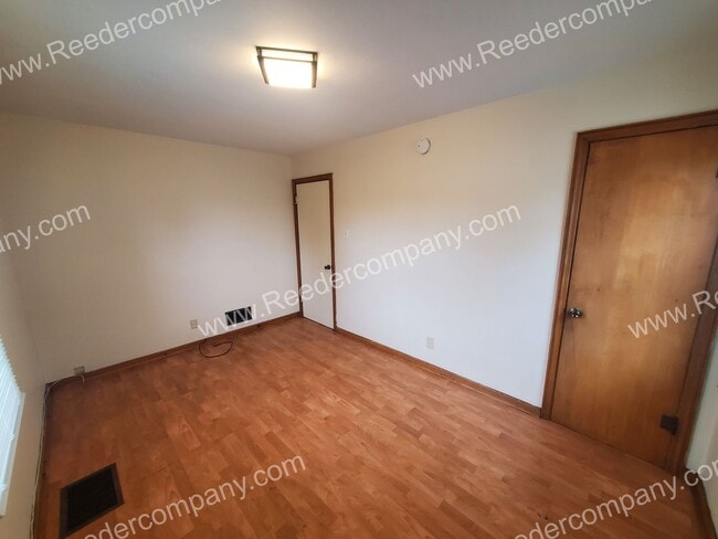 Building Photo - 2 bedroom house