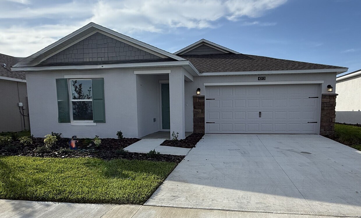 Foto principal - HAINES CITY: 3 Bed/2 Bath/2 Car Garage SFH...