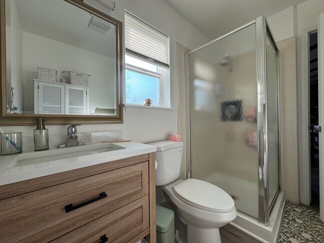 Building Photo - 24710 Hacienda Ln