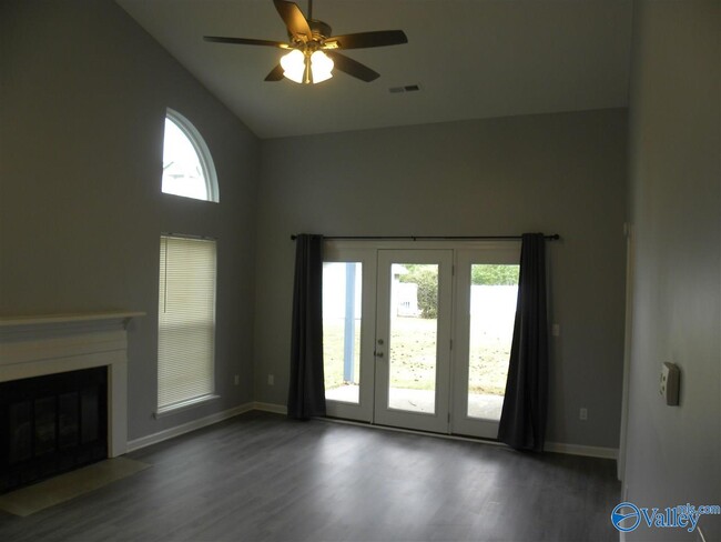 Foto del edificio - 170 Stone Meadow Ln