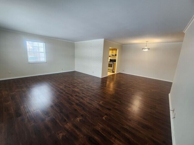 Foto del edificio - Move In By February 28th - Pay ONLY A $500 Deposit!!