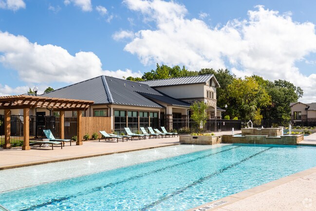 Auberge Of Tyler Apartments Tyler Tx Apartments Com
