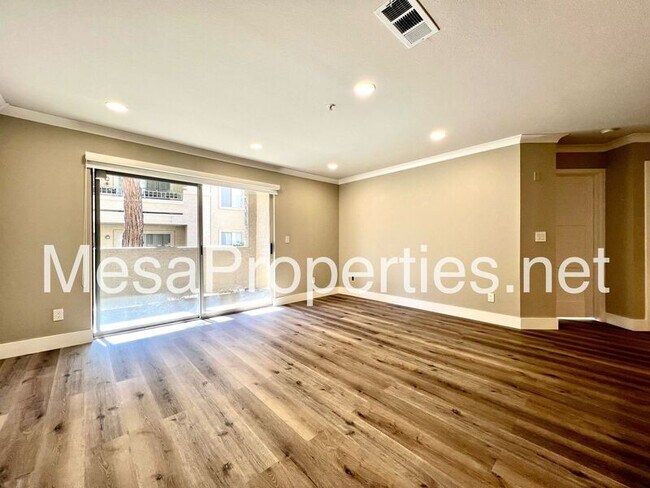 Building Photo - 2040 Las Colinas Cir