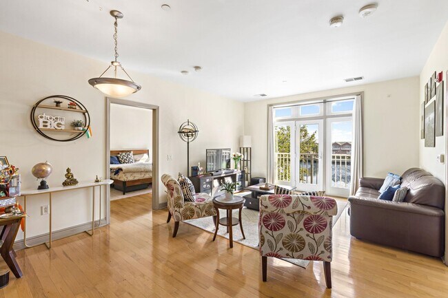 Foto del edificio - 7400 River Rd