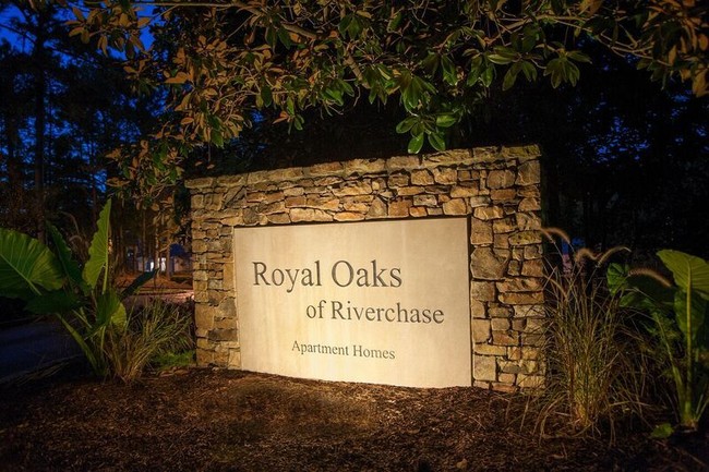 Welcome to Royal Oaks of Riverchase! Located at 1400 Royal Oaks Drive, Hoover, AL 35244 - Royal Oaks of Riverchase