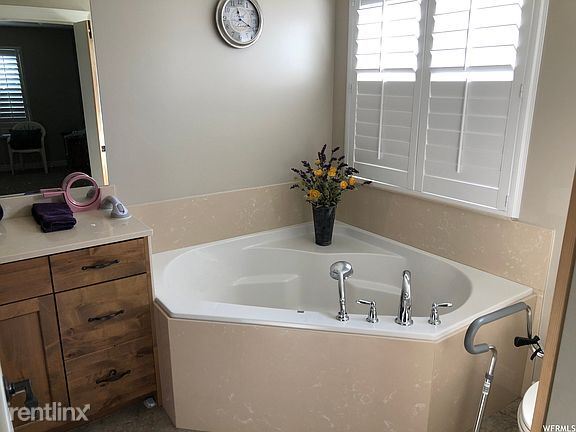 Foto del edificio - 3 br, 3 bath House - 1797 N 900 E