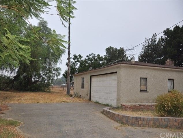 Building Photo - 11188 Laurel Ave
