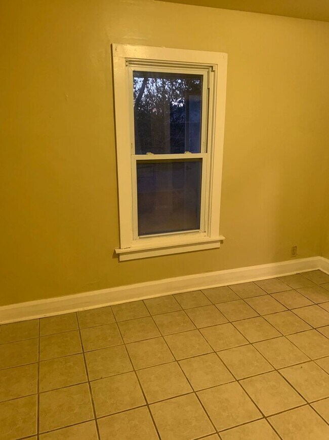 Foto del edificio - 932 Center St - Duplex
