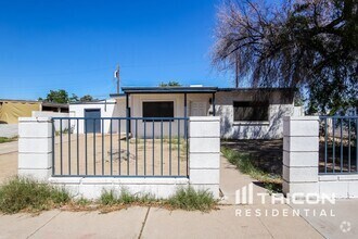 Building Photo - 7201 N 26th Ln