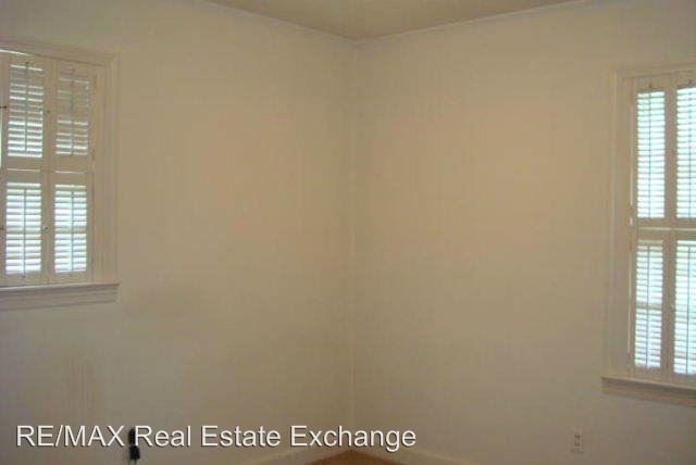 Foto del edificio - 1202 Hardin Rd