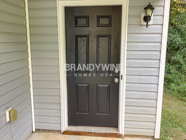 Building Photo - One month FREE RENT!!