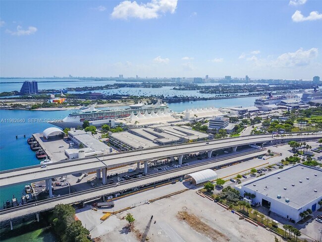 Foto del edificio - 133 NE 2nd Ave