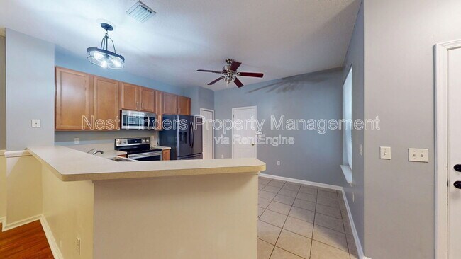 Foto del edificio - 9744 Summer Grove Way W