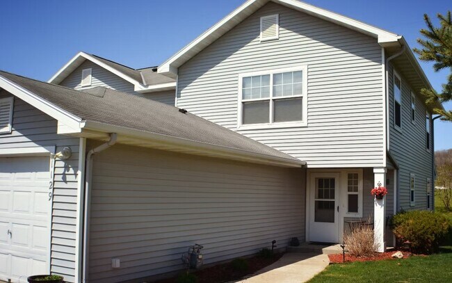 Foto del edificio - Scenic View Townhomes