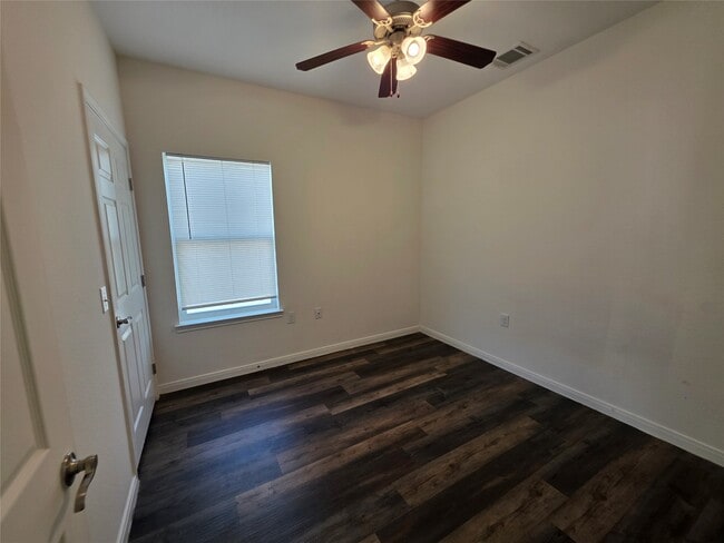 Building Photo - 6119 Lacey Oak Dr